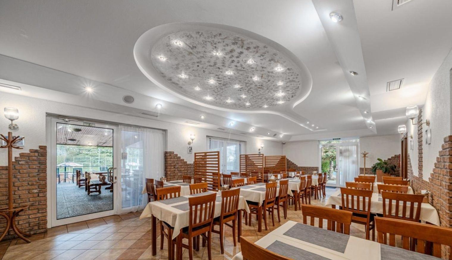 Raketa Residence, Restaurant & Hotel プリエヴィドザ エクステリア 写真